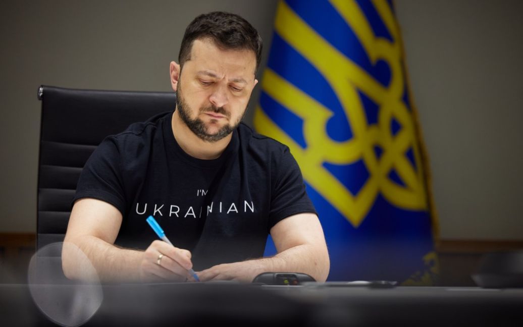 Україна запроваджує візовий режим для громадян Росії – Зеленський